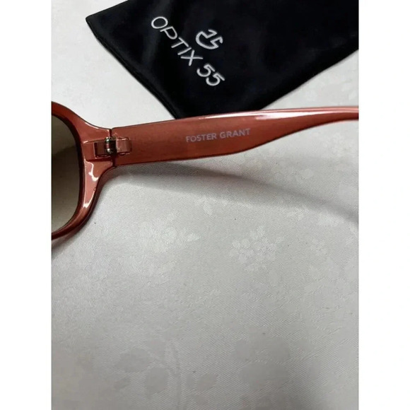 Foster Grant Sunglasses 100% UV Protection - Picture 4 of 5